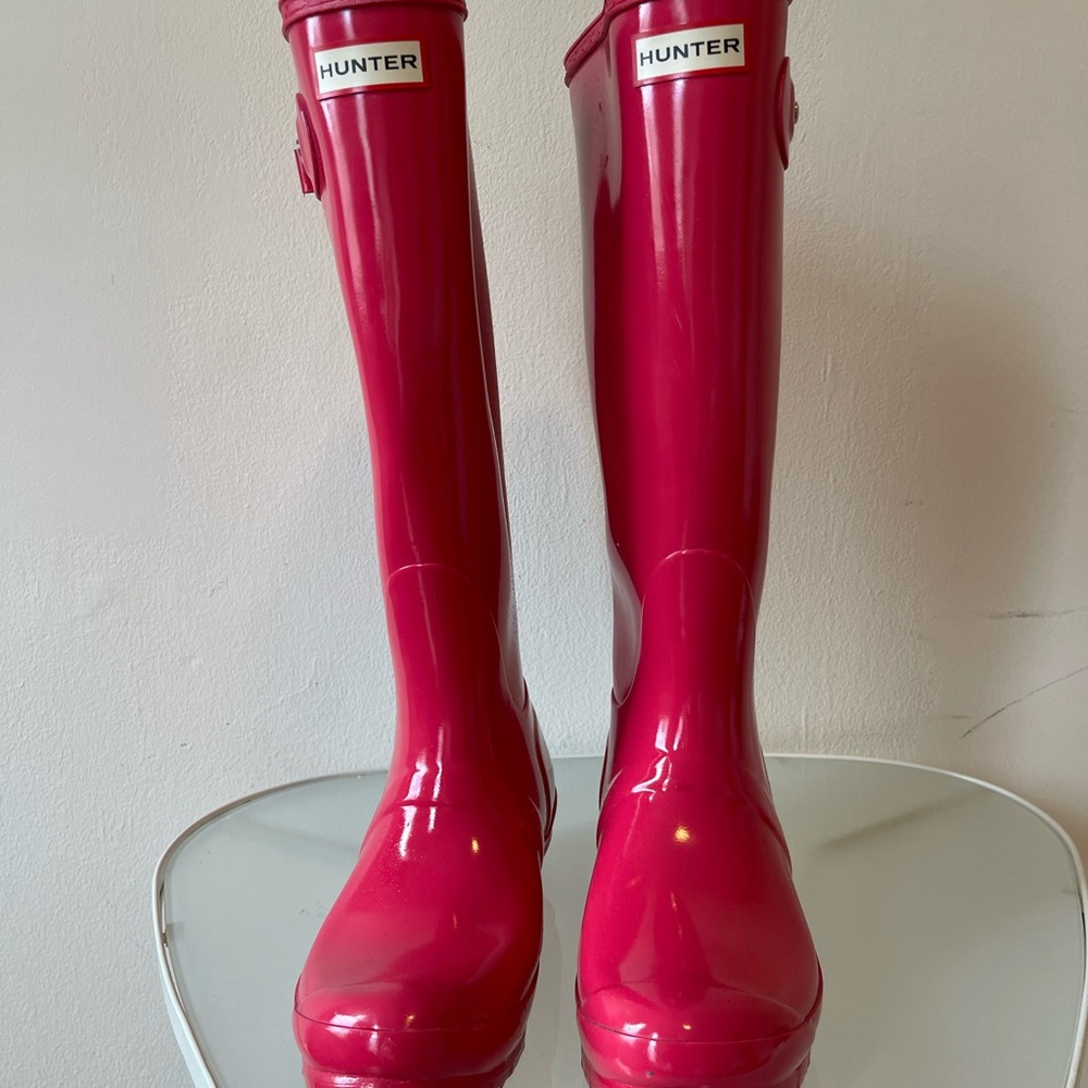 Women’s 7 Hunter boots size 7